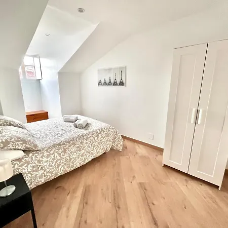 Espacios Blanco Plaza Mayor Apartment